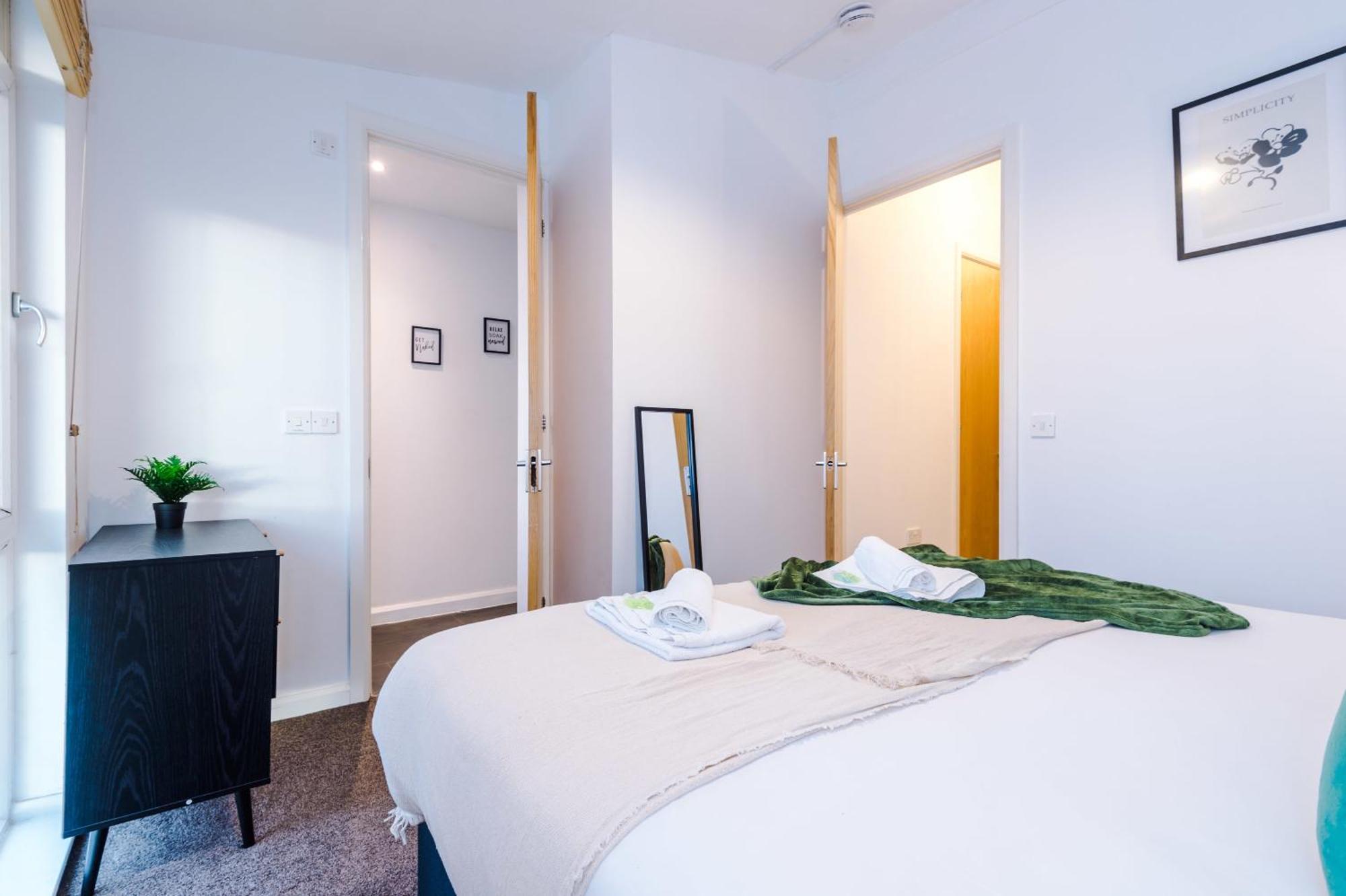 Rest&Recharge At A Spacious Townhouse By The Etihad Vila Manchester Exterior foto